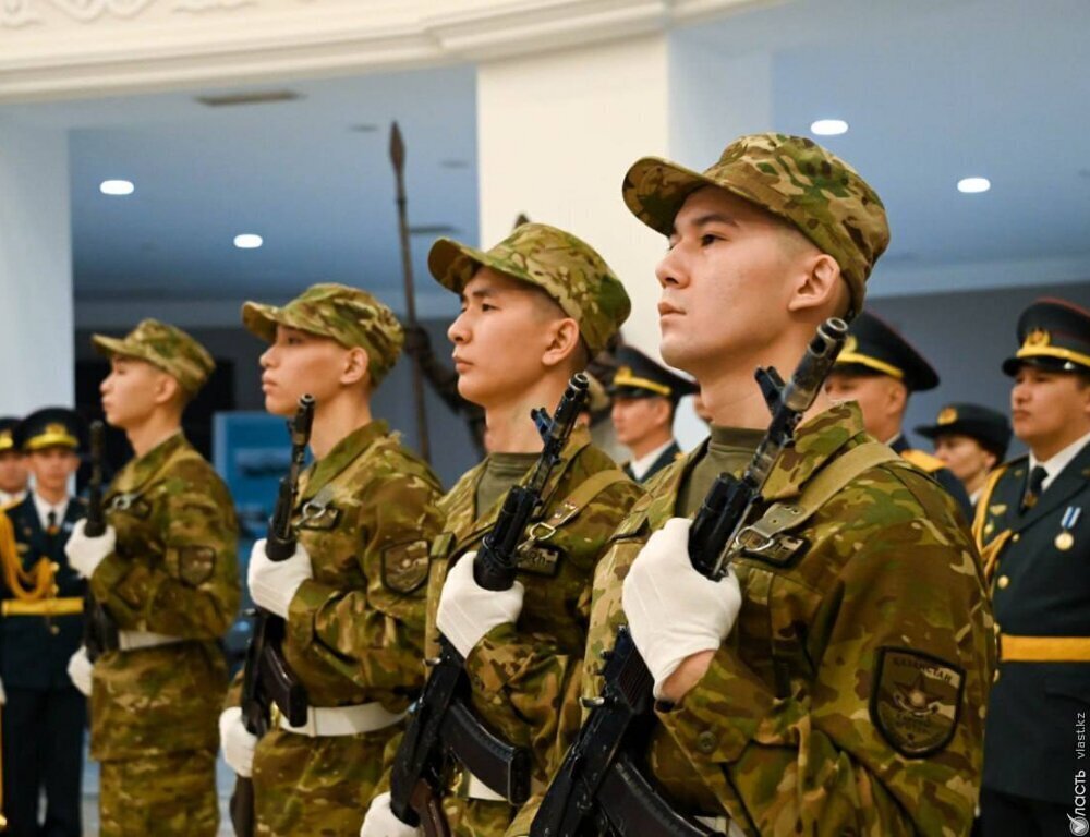 На погибшего срочника в Усть-Каменогорске и его сослуживцев командиры оказывали психологическое давление – прокуратура